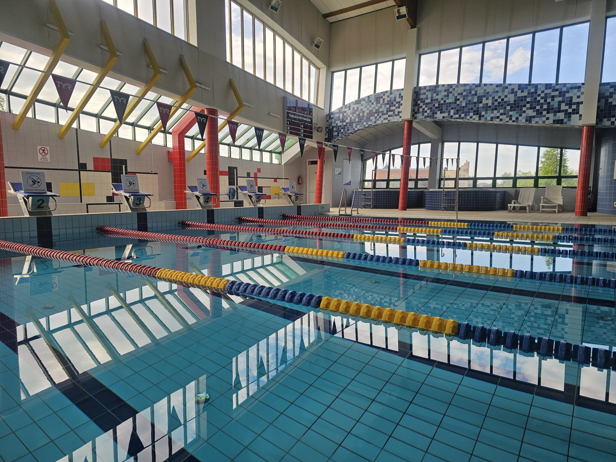 widok na pływalnię
